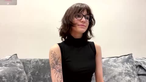 Thea online show from February 2026 04:11:01 AM