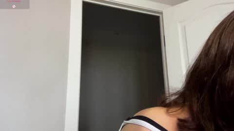 Snapshot of odettehatt chatting on April 2026 04:41:02 AM Thea online show from April 2026 04:41:02 AM