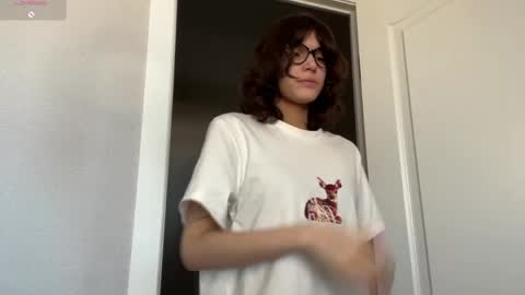 Snapshot of odettehatt chatting on May 2026 04:39:02 AM Thea online show from May 2026 04:39:02 AM