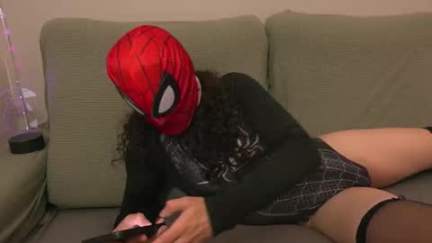 Offelie online show from November 2025 09:42:02 AM