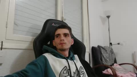 Snapshot of ofsolovicio chatting on November 2025 07:15:02 PM ofsolovicio online show from November 2025 07:15:02 PM