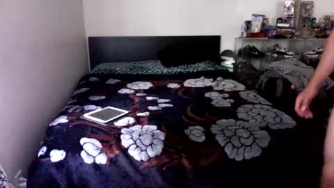 ognemomonies online show from April 2026 04:52:02 PM