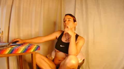 Snapshot of oh_tique chatting on February 2025 07:02:02 PM LU online show from February 2025 07:02:02 PM