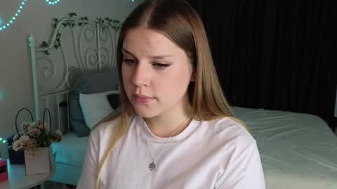 Caitlyn or Catie online show from October 2025 01:36:02 AM