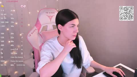 KAYA. online Tu We Th Fr Sa 0100AM - 0800AM Time zone of Germany Munich online show from April 2026 12:11:02 AM