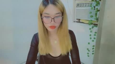 ohmyalessandraxcx online show from September 2025 05:16:02 PM