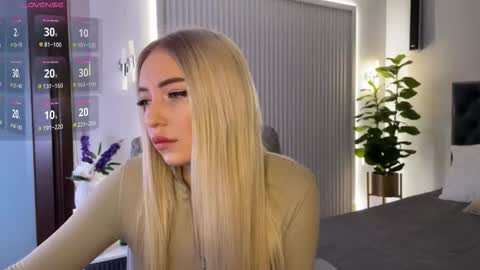 Emma online show from November 2025 01:04:02 AM