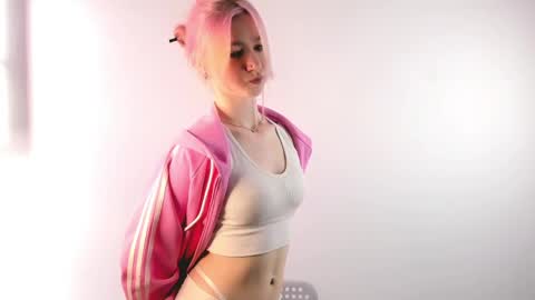 Emi and Ohpi online show from April 2026 01:50:02 PM