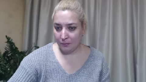 Snapshot of ohsweetiren chatting on November 2025 07:44:02 AM Iren online show from November 2025 07:44:02 AM