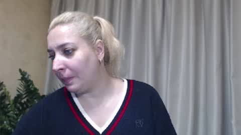 Snapshot of ohsweetiren chatting on November 2025 07:09:01 AM Iren online show from November 2025 07:09:01 AM