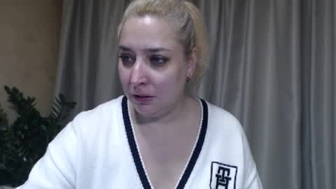 Snapshot of ohsweetiren chatting on November 2025 08:46:02 AM Iren online show from November 2025 08:46:02 AM