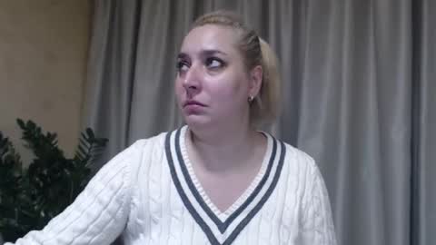 Snapshot of ohsweetiren chatting on November 2025 06:46:01 AM Iren online show from November 2025 06:46:01 AM