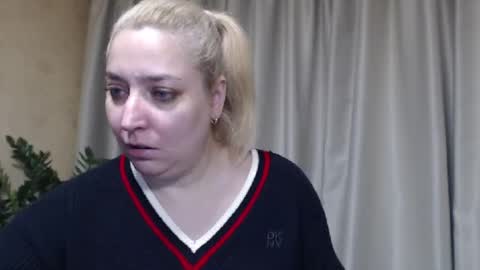 Snapshot of ohsweetiren chatting on November 2025 07:12:01 AM Iren online show from November 2025 07:12:01 AM