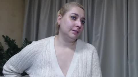 Snapshot of ohsweetiren chatting on December 2025 07:17:01 AM Iren online show from December 2025 07:17:01 AM