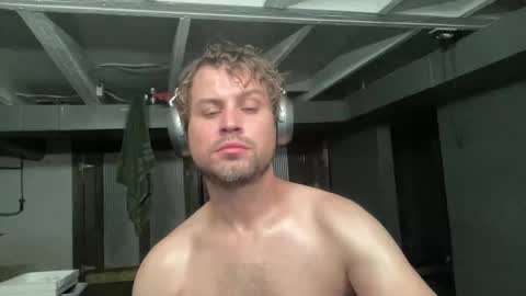 oilyexhibslut online show from October 2025 02:15:01 AM