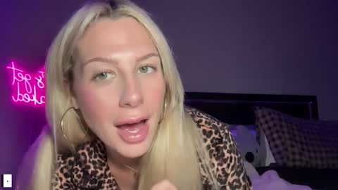 Snapshot of okchelsea chatting on September 2025 02:37:02 AM okchelsea online show from September 2025 02:37:02 AM