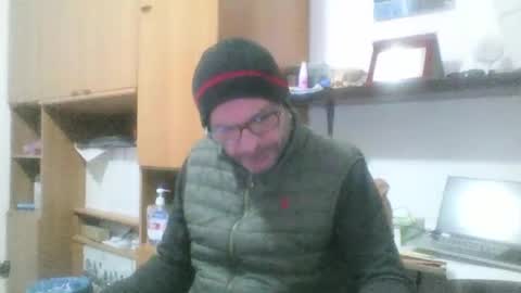 Snapshot of olak21 chatting on November 2025 04:51:01 PM olak21 online show from November 2025 04:51:01 PM