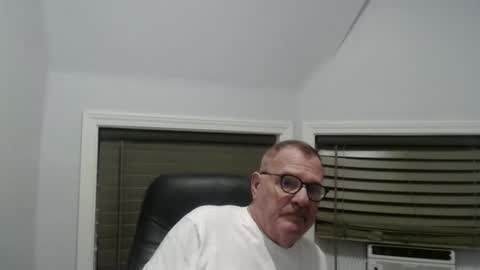 Snapshot of oldguybigd chatting on September 2025 02:55:02 AM oldguybigd online show from September 2025 02:55:02 AM