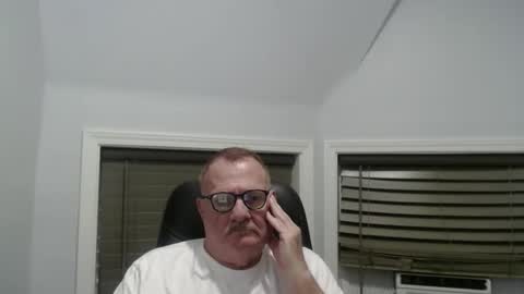 Snapshot of oldguybigd chatting on September 2025 06:24:02 AM oldguybigd online show from September 2025 06:24:02 AM