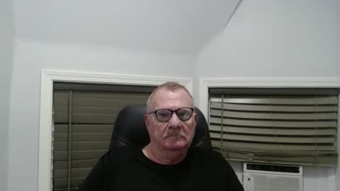 Snapshot of oldguybigd chatting on September 2025 04:36:02 AM oldguybigd online show from September 2025 04:36:02 AM