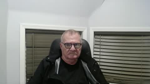 Snapshot of oldguybigd chatting on September 2025 06:07:01 AM oldguybigd online show from September 2025 06:07:01 AM
