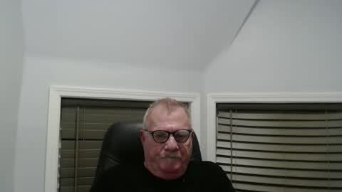 Snapshot of oldguybigd chatting on October 2025 06:33:01 AM oldguybigd online show from October 2025 06:33:01 AM