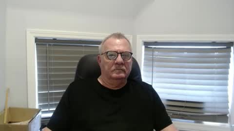 Snapshot of oldguybigd chatting on October 2025 08:41:01 PM oldguybigd online show from October 2025 08:41:01 PM