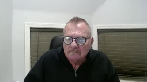 Snapshot of oldguybigd chatting on November 2025 02:33:01 AM oldguybigd online show from November 2025 02:33:01 AM