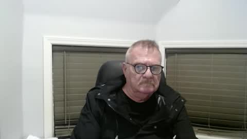 Snapshot of oldguybigd chatting on November 2025 03:05:01 AM oldguybigd online show from November 2025 03:05:01 AM