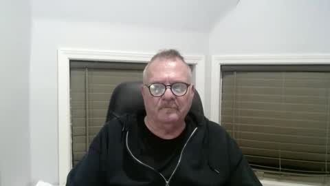 Snapshot of oldguybigd chatting on November 2025 03:28:01 AM oldguybigd online show from November 2025 03:28:01 AM