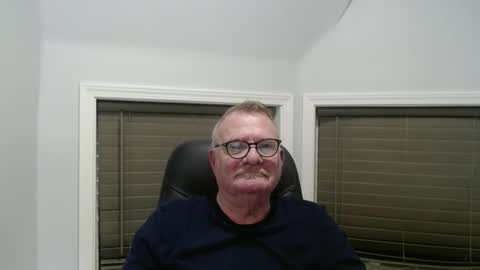 Snapshot of oldguybigd chatting on November 2025 04:36:01 AM oldguybigd online show from November 2025 04:36:01 AM