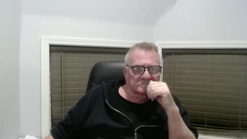Snapshot of oldguybigd chatting on December 2025 06:43:02 AM oldguybigd online show from December 2025 06:43:02 AM