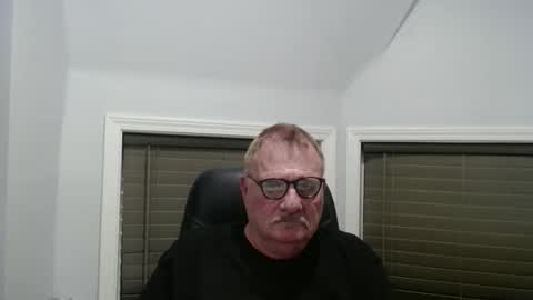 Snapshot of oldguybigd chatting on April 2026 05:16:01 AM oldguybigd online show from April 2026 05:16:01 AM
