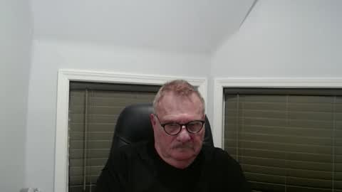 Snapshot of oldguybigd chatting on April 2026 04:21:01 AM oldguybigd online show from April 2026 04:21:01 AM