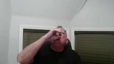 Snapshot of oldguybigd chatting on April 2026 05:14:02 AM oldguybigd online show from April 2026 05:14:02 AM