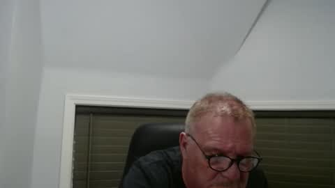 Snapshot of oldguybigd chatting on May 2026 06:29:01 AM oldguybigd online show from May 2026 06:29:01 AM