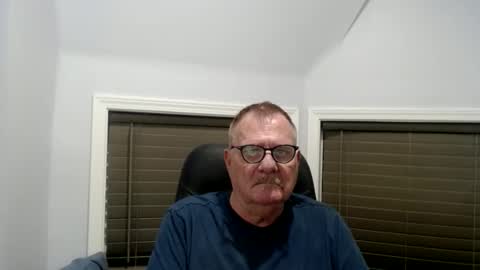 Snapshot of oldguybigd chatting on May 2026 05:23:01 AM oldguybigd online show from May 2026 05:23:01 AM