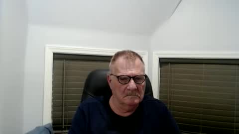 Snapshot of oldguybigd chatting on May 2026 05:01:02 AM oldguybigd online show from May 2026 05:01:02 AM