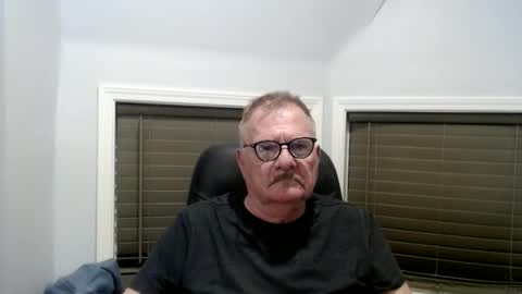 Snapshot of oldguybigd chatting on June 2026 06:48:01 AM oldguybigd online show from June 2026 06:48:01 AM