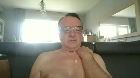 Snapshot of oldtimer160162493 chatting on May 2026 12:45:02 PM oldtimer160162493 online show from May 2026 12:45:02 PM