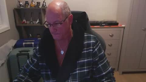 oldveteranuk online show from September 2025 04:47:01 AM