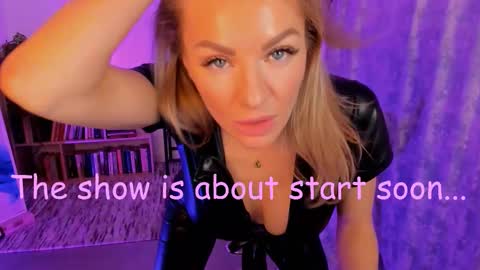 oliva_candy online show from September 2025 06:53:02 PM