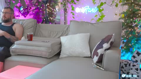 Olive online show from December 2024 05:31:01 PM