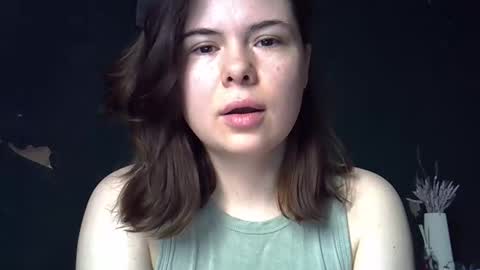 Snapshot of olivepeach chatting on April 2026 07:20:01 AM Oil online show from April 2026 07:20:01 AM