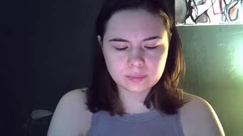 Snapshot of olivepeach chatting on April 2026 08:19:01 AM Oil online show from April 2026 08:19:01 AM