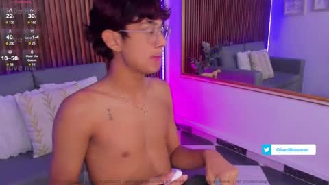 oliver20__ online show from May 2026 11:33:02 PM
