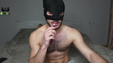 Snapshot of oliver_baker chatting on February 2025 03:18:01 PM Oliver  Kaen online show from February 2025 03:18:01 PM