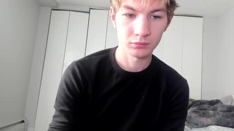 Snapshot of oliver_beck chatting on December 2024 06:43:01 PM Oliver Beck online show from December 2024 06:43:01 PM