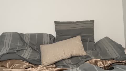 Snapshot of oliver_beck chatting on January 2025 02:25:01 AM Oliver Beck online show from January 2025 02:25:01 AM