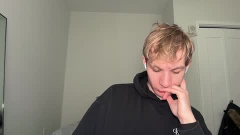 Snapshot of oliver_beck chatting on January 2025 07:38:01 PM Oliver Beck online show from January 2025 07:38:01 PM